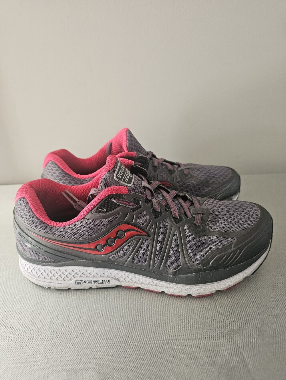 SAUCONY Echelon 6 Womens Athletic Running Shoes, Sneakers